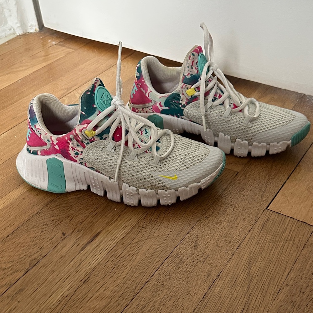 Nike Metcon Shoes - Gray, White, Pink, Green